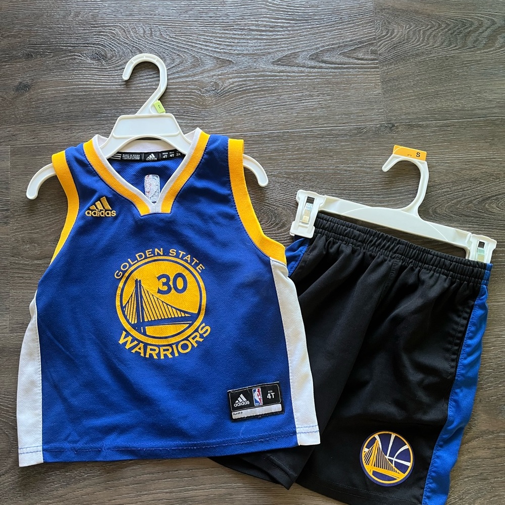 Steph Curry jersey and shorts 4T